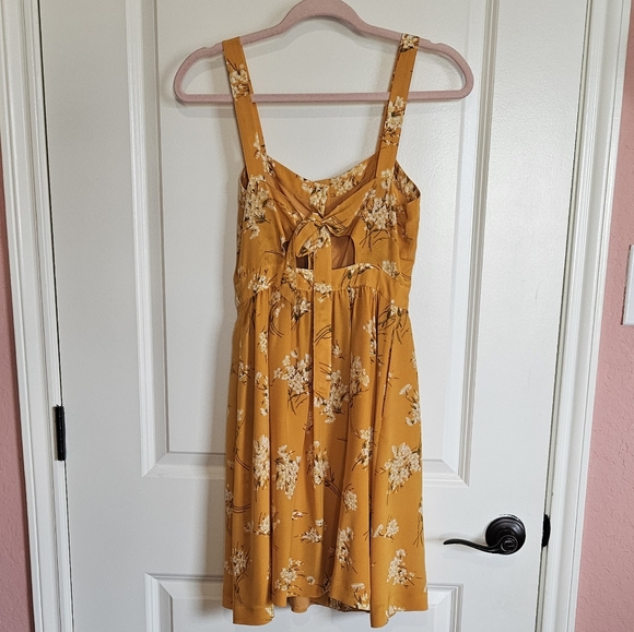 Madewell Yellow Silk Fleur Bow-Back Dress in Butterfly Garden Floral XS - Picture 7 of 13